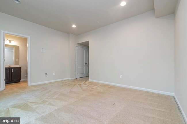 Building Photo - 220 Gunther Pl