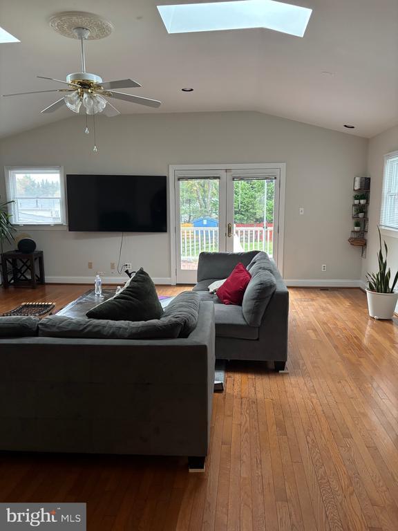 Building Photo - 14204 London Ln