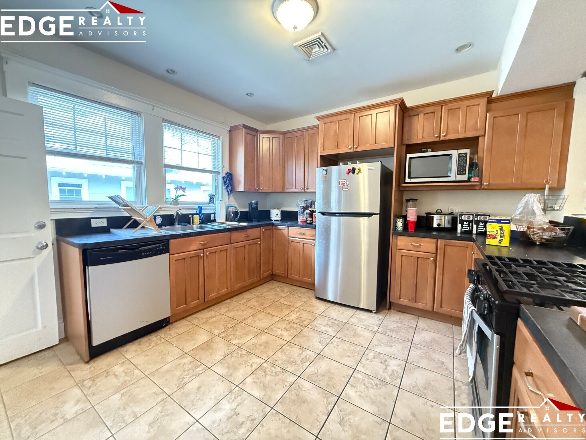 Building Photo - 37 Radnor Rd