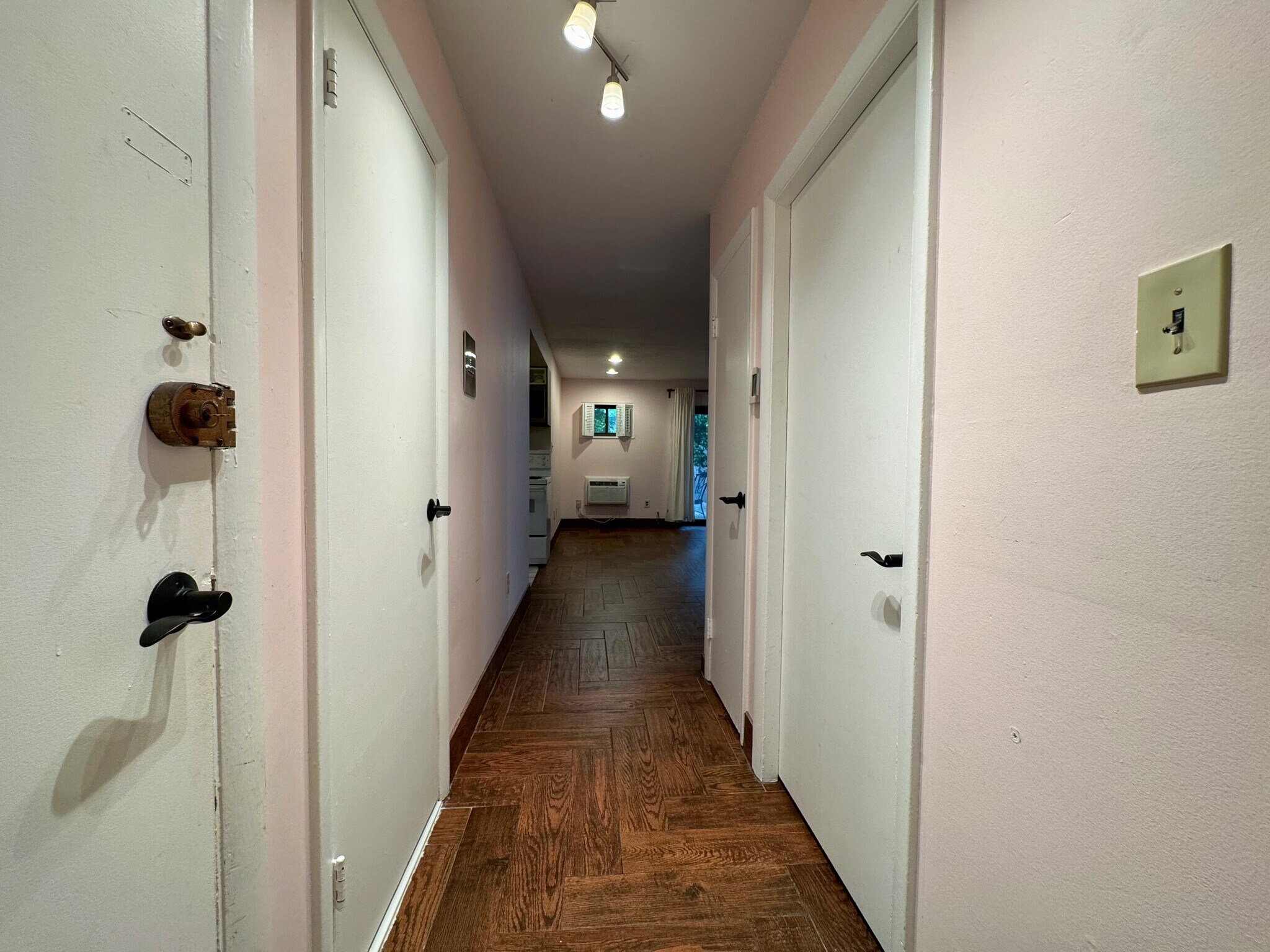 Building Photo - 53A Saint Paul St