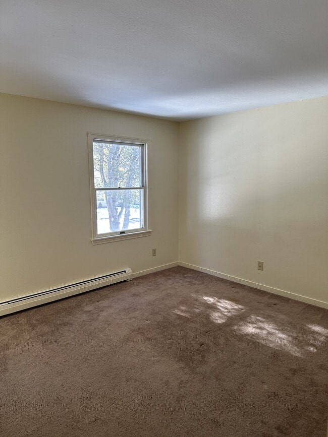 Building Photo - 12 River City Dr