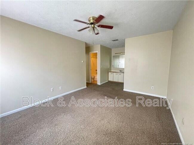Building Photo - 1000 Wood Creek Dr