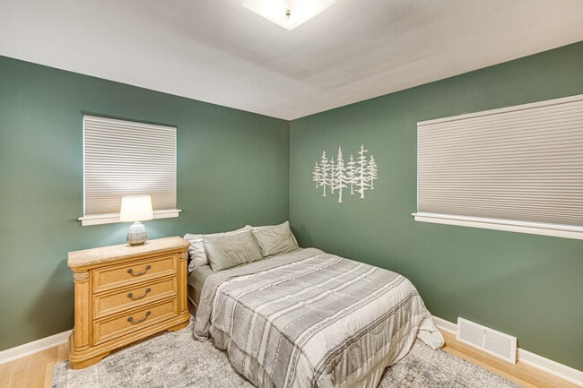 Building Photo - 114 S 36th St