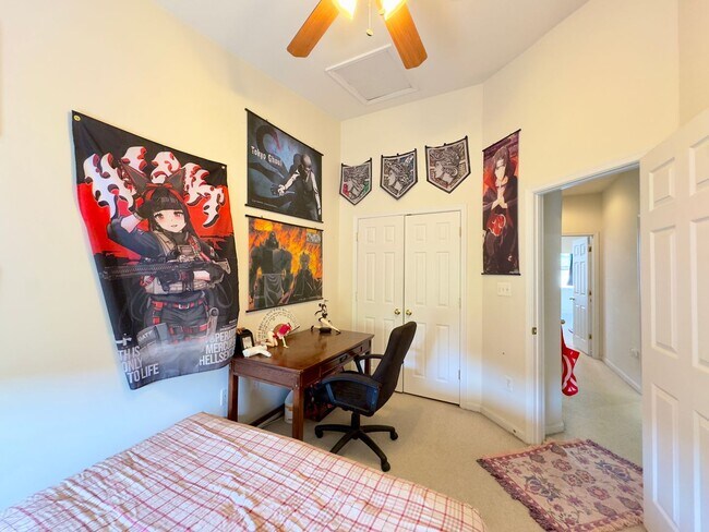 Building Photo - Modern 3-Bedroom Townhome with Stylish Fea...