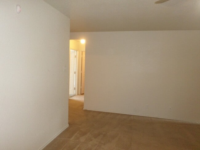 Building Photo - 3804 Joshua Taylor Dr