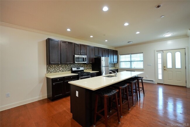 Building Photo - 102 Cove Ct