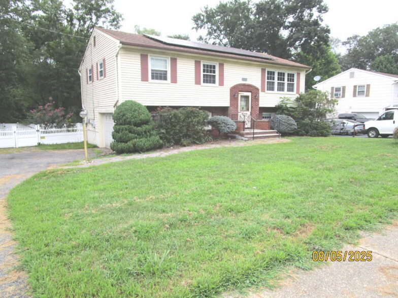Primary Photo - 36 Andover
