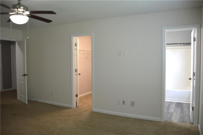 Building Photo - 3072 Cedar Glade Ln NE