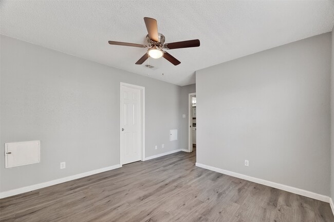 Building Photo - 1710 Good Day Dr