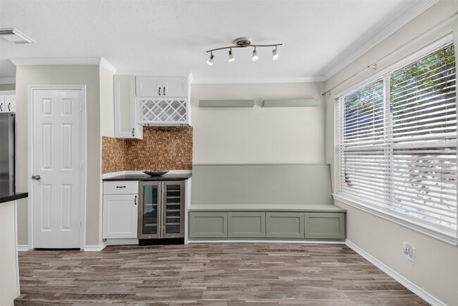 Building Photo - 38 Wineberry Pl