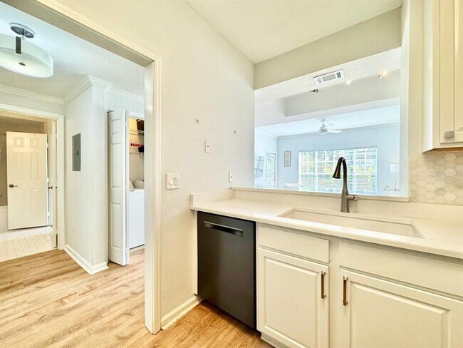 Building Photo - 800 S Dakota Ave