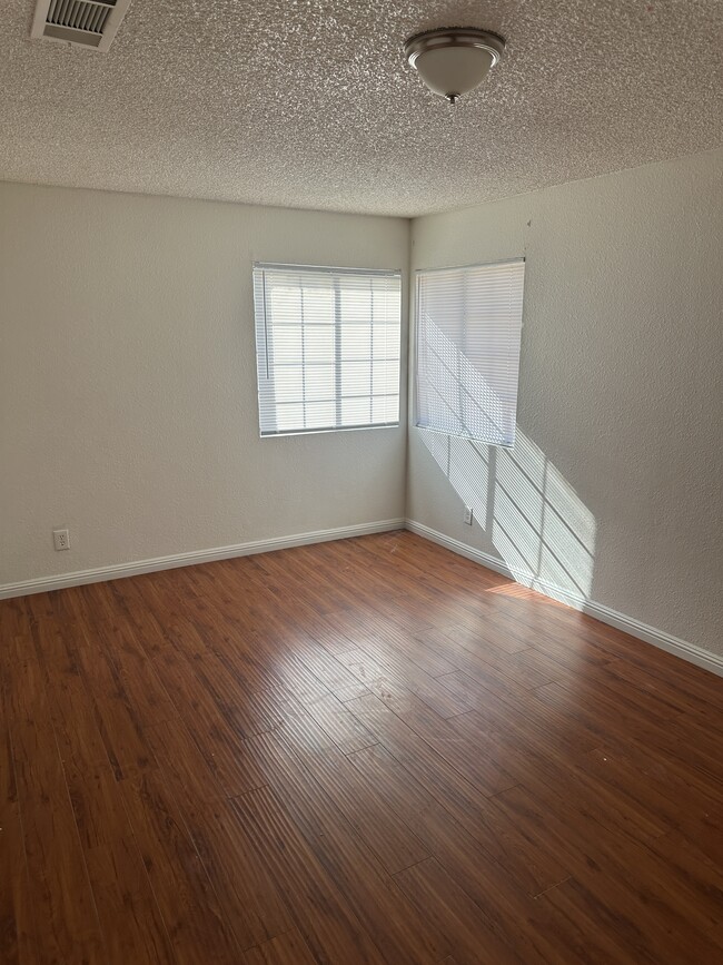 Building Photo - 9521 Sunken Reef Cir