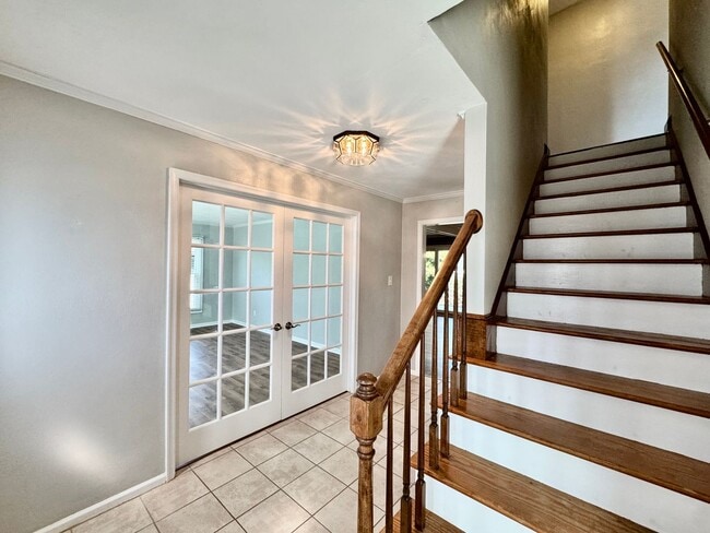 Building Photo - Great Neck Pool Home! First-Time Rental Available NOW! Pet Friendly - Corner Lot - Top Schools!