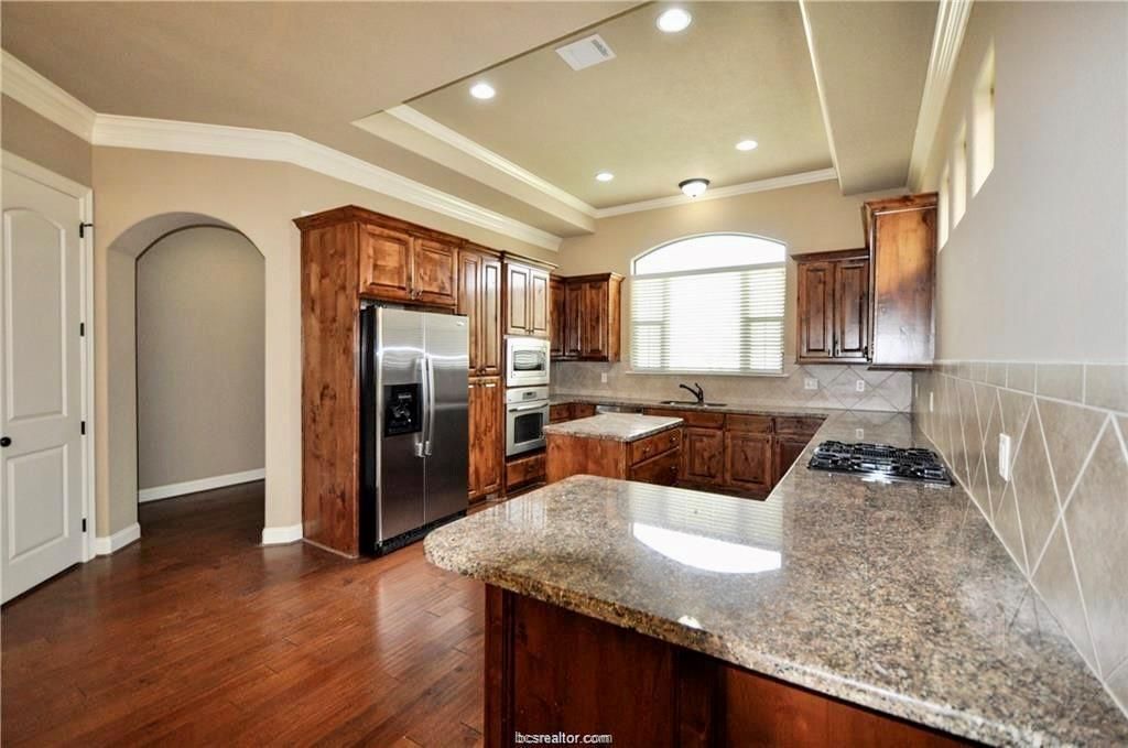 Building Photo - 15615 Wood Brook Ln