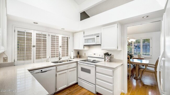 Building Photo - 8188 E Del Cuarzo Dr