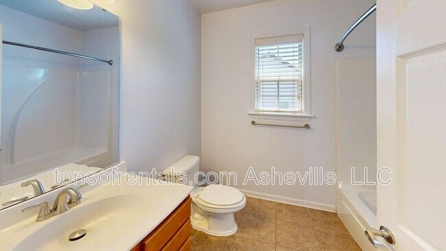Building Photo - 33 Mallard Run Dr
