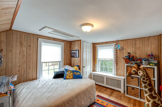 Building Photo - 23 Pinetree Ln