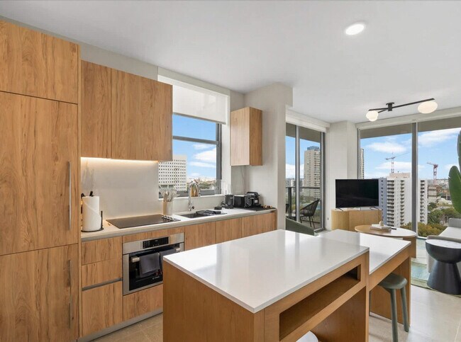 Building Photo - 11 NE 6th St