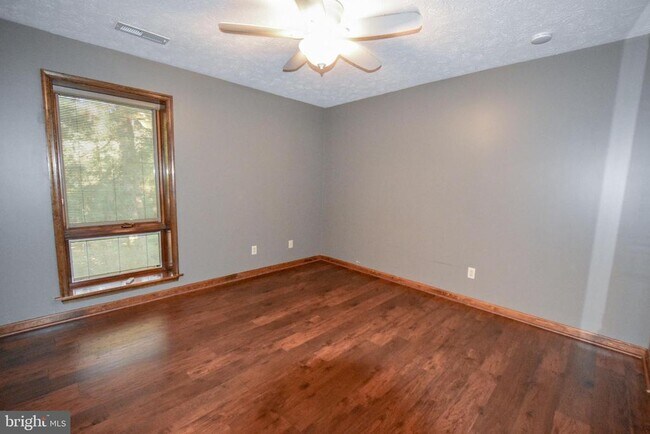 Building Photo - 23247 White Birch Ct