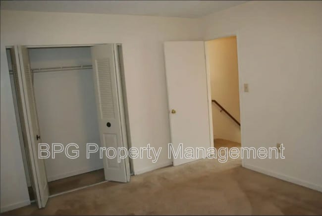 Building Photo - 605 Hamlet Ave