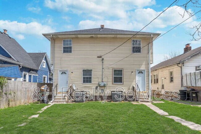 Building Photo - 326 Jefferson Ave