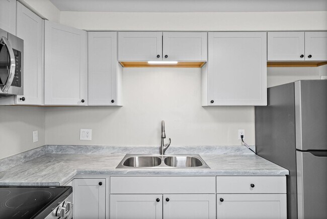 Building Photo - 135 Tandy Dr