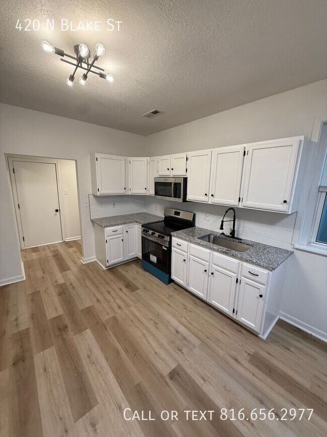 Building Photo - 420 N Blake St