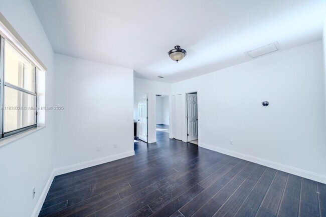 Building Photo - 22599 Esplanada Cir