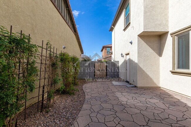 Building Photo - 55 E Constitution Dr