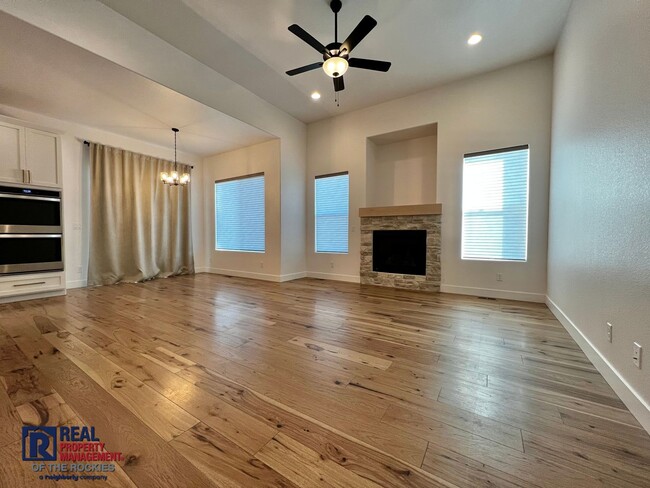 Building Photo - Gorgeous 4 bed 3 bath + Office home located on the 12th Tee of the TPC golf Course!