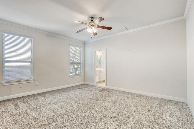 Building Photo - 600 Acadia Bnd