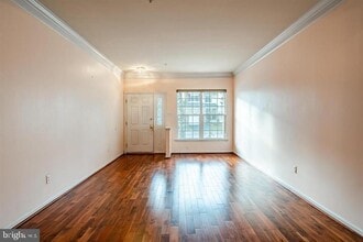 Building Photo - 143 Birchwood Dr