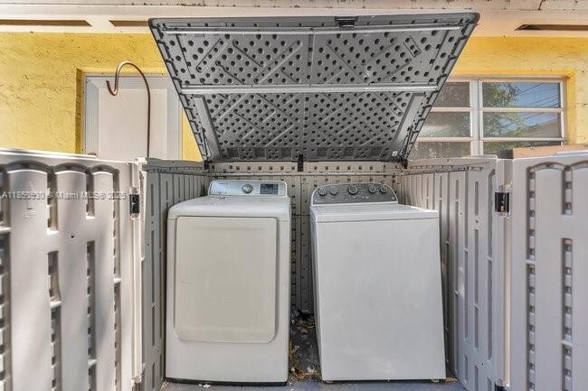 Building Photo - 209 S Palmway