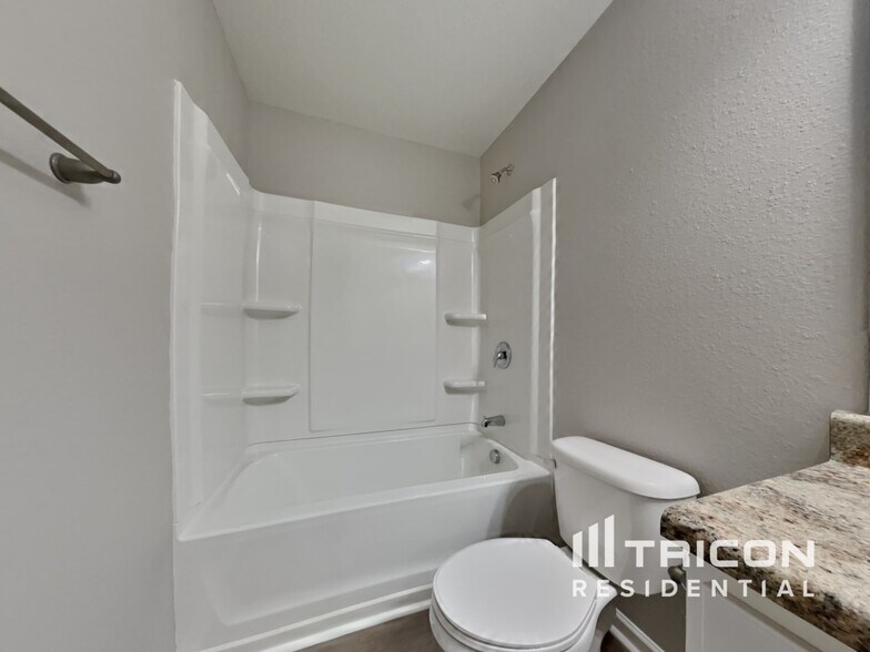 Building Photo - 350 Pillow Ln