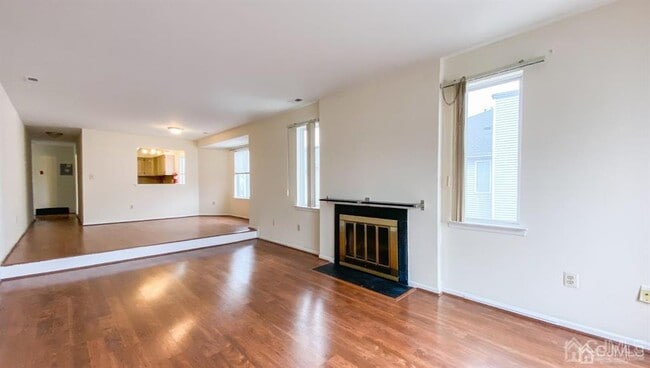 Building Photo - 701 Jesse Way