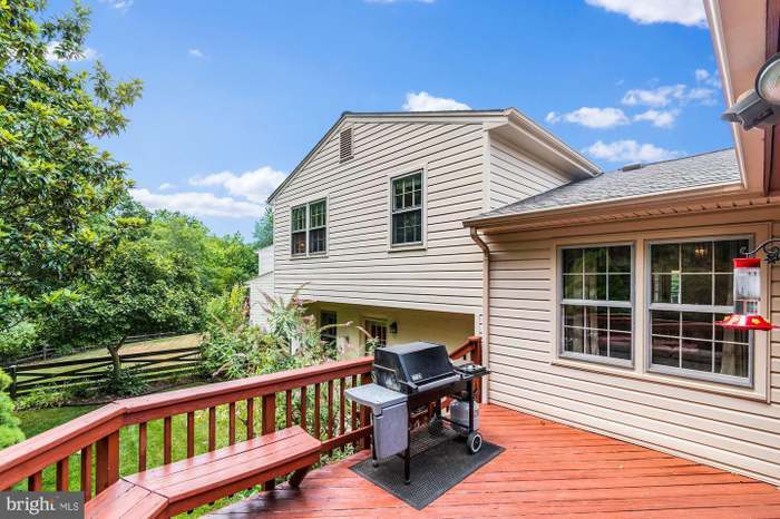 Building Photo - 3229 Manitoba Dr