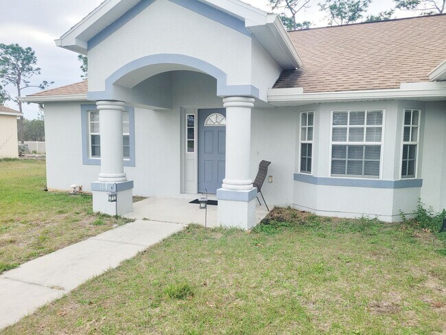 Primary Photo - 3 bedroom, 2 bath rental in the Royal High...