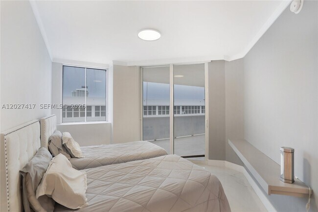 Building Photo - 4775 Collins Ave