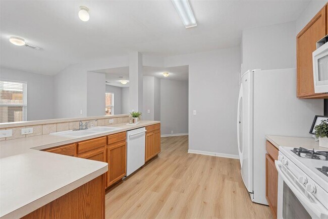 Building Photo - 11811 Skydale Dr