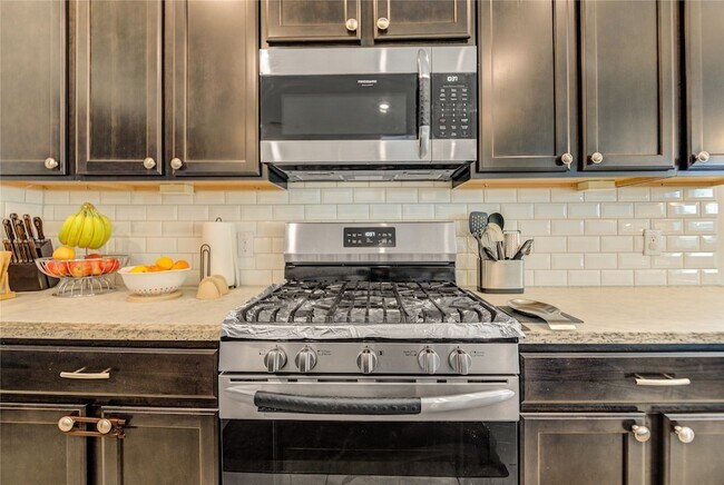 Building Photo - 13026 Sheildaig St