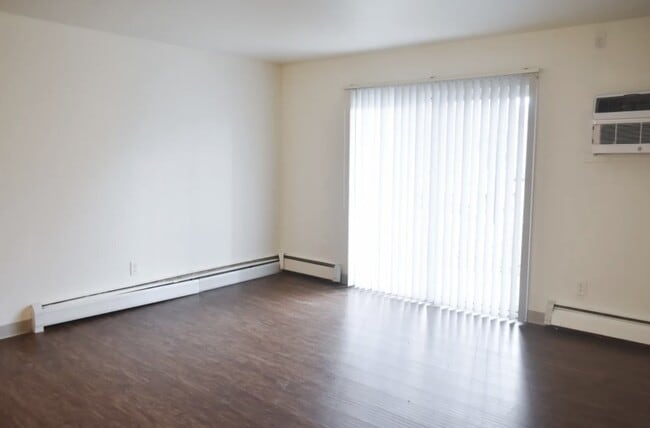 Building Photo - 811 S Carney Dr