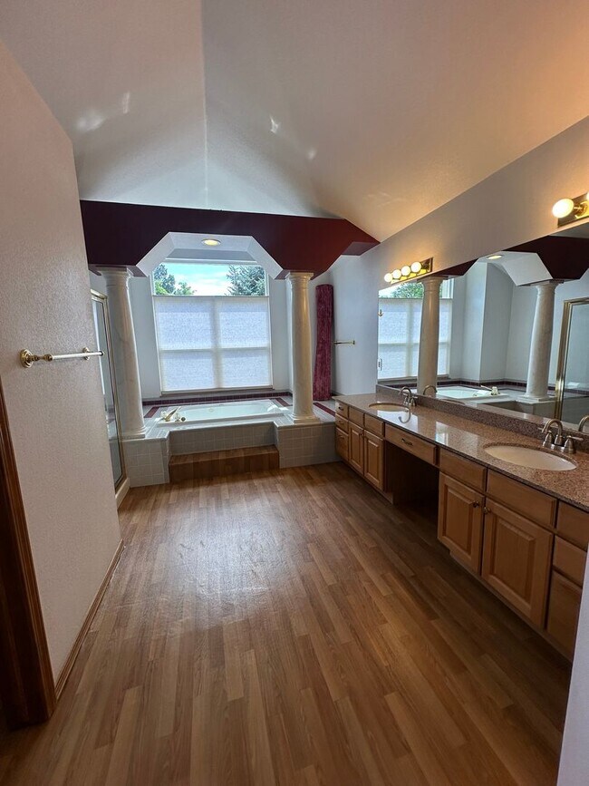 Building Photo - 7640 Lonergan Ct