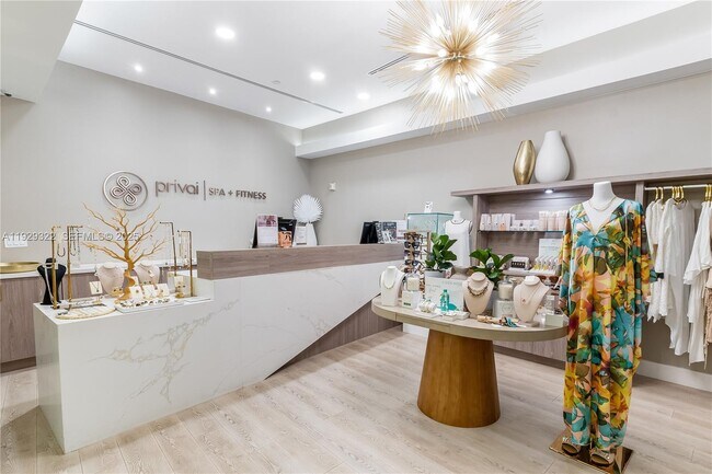 Building Photo - 200 Biscayne Blvd Way