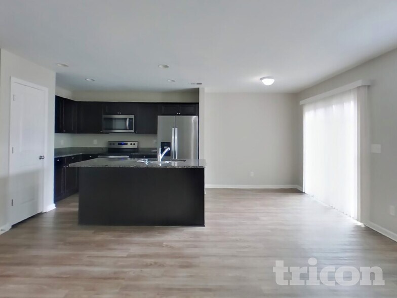 Building Photo - 501 Eastfair Dr