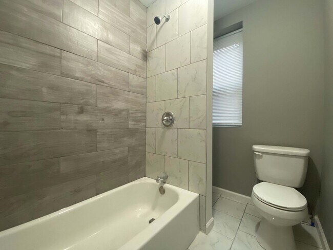 Building Photo - 59 N 61st St