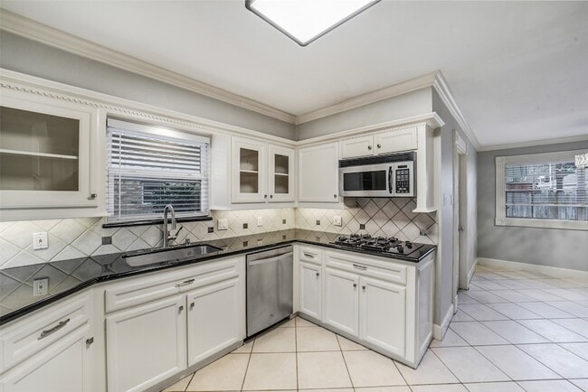Building Photo - 5322 Rutherglenn Dr