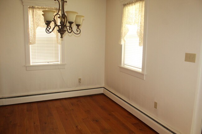 Building Photo - 653 Runkle Rd