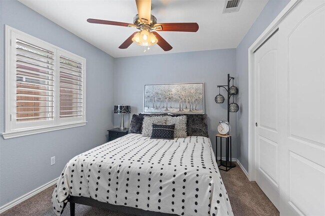 Building Photo - 226 Claris Ln