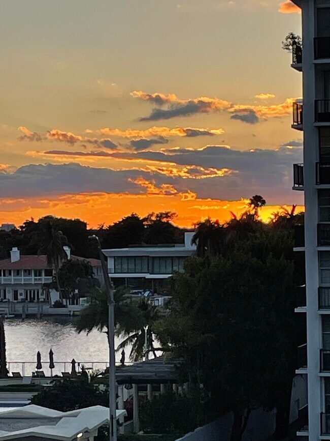 Building Photo - 5601 Collins Ave