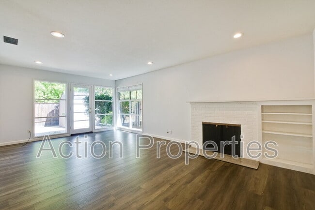 Building Photo - 1034 Tulane Dr